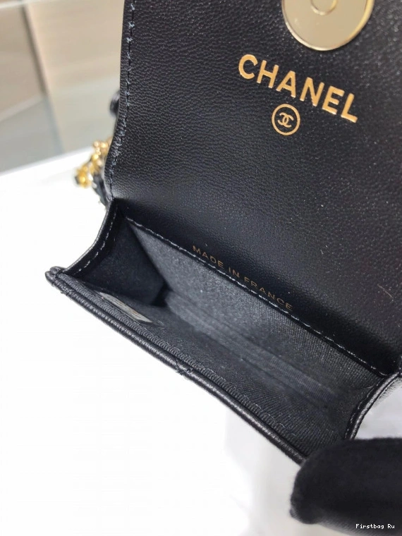 First Bag Ru CHANEL AIRPODS CASE 0731